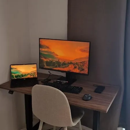 Modern & Cozy In Apartmán Helsinky