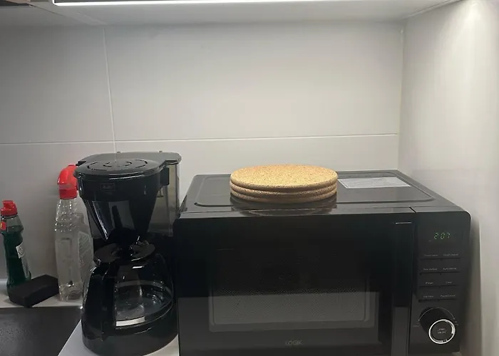 Modern & Cozy In דירה