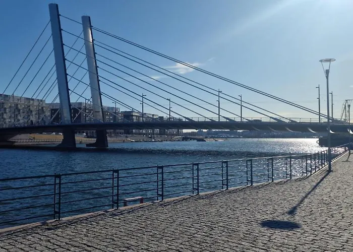 Modern & Cozy In דירה הלסינקי