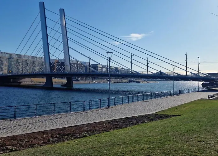 Modern & Cozy In דירה הלסינקי