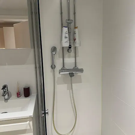 Modern & Cozy In דירה הלסינקי
